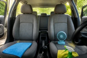 Comment nettoyer des sièges auto en tissu : sièges fraîchement lavés, serviette en microfibre et ventilation naturelle